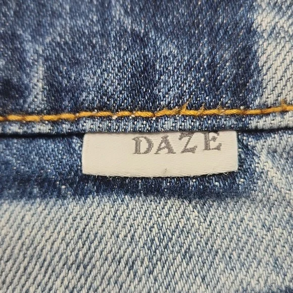Daze Distressed jeans in great condition! - Picture 7 of 12